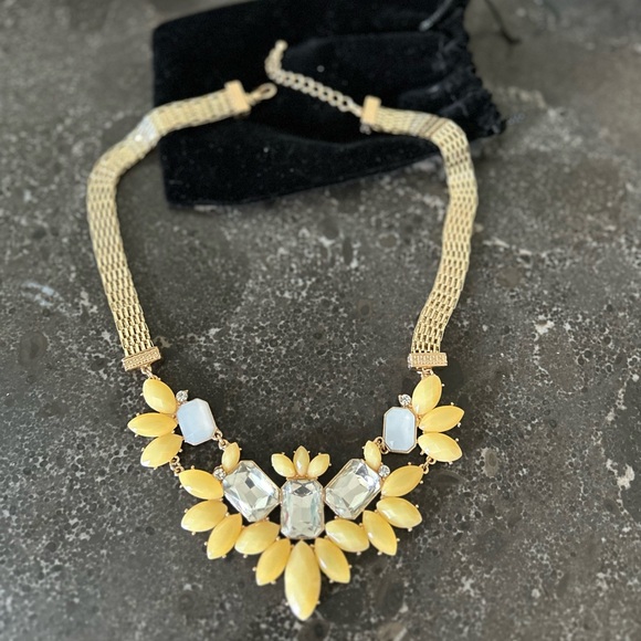 Jewelry - Beautiful statement jewelry piece. Dress up or down it’s GORGEOUS